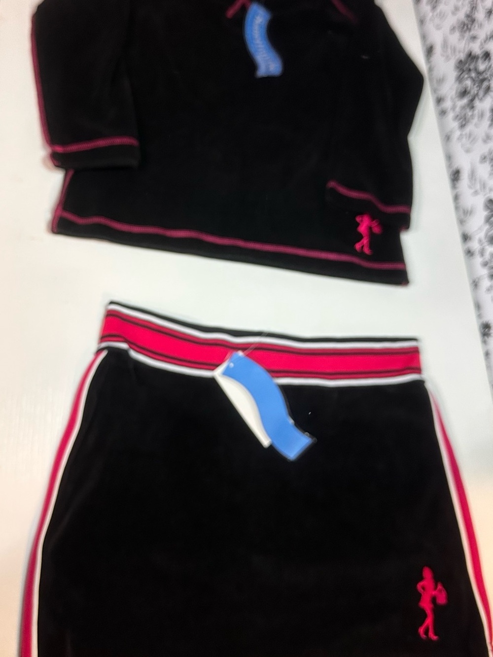 Skechers Black Velour Mini Skirt with Pink Trim. Juniors size medium